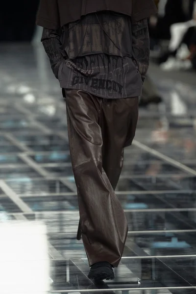 Look 40
